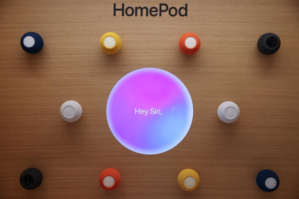 Apple’s “World Knowledge Answers” aims to turn Siri into a true answer engine with smarter, direct responses.