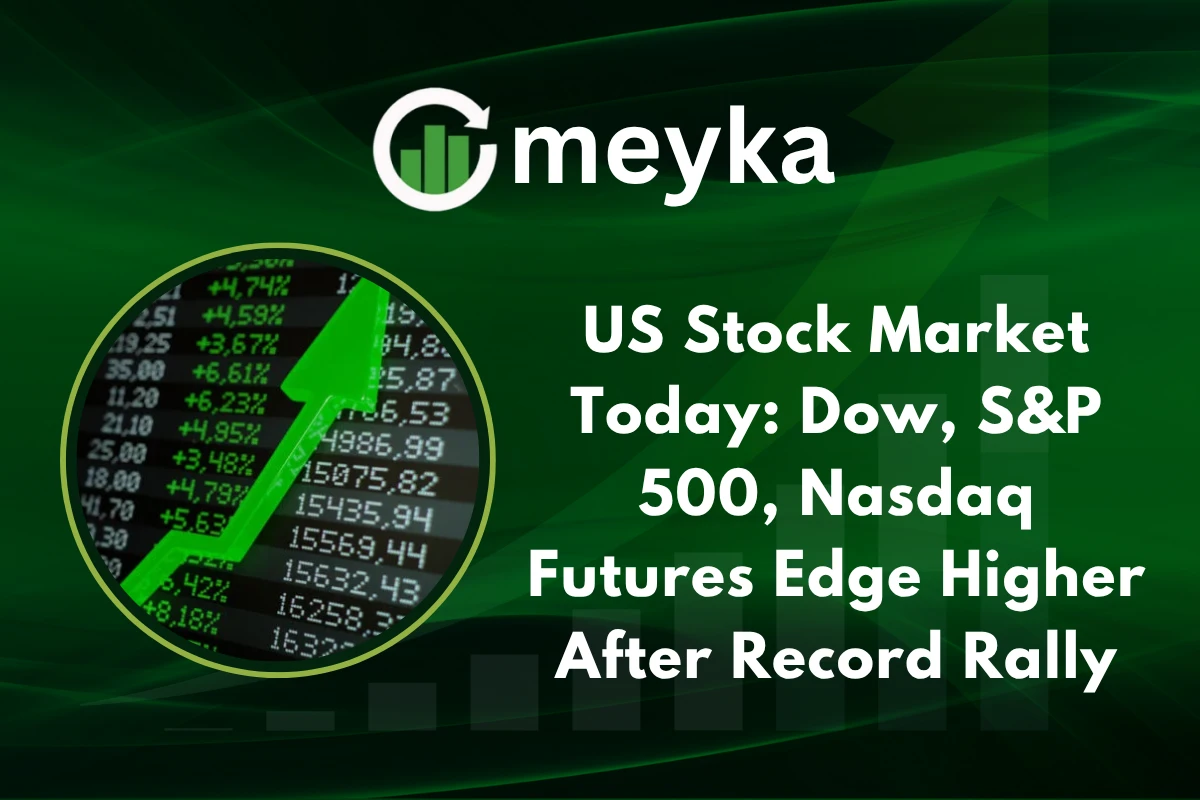 Traders monitor digital screens showing the US Stock Market indices rising on Wall Street.