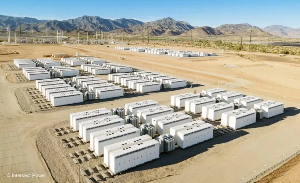 In June 2025, California approved big solar-plus-storage projects, while utilities planned costly grid upgrades relying on federal aid.